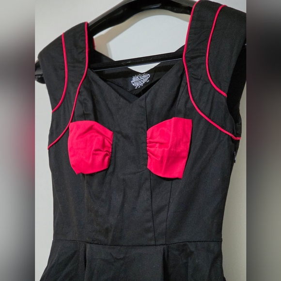 Hearts And Roses Black And Red Retro Inspired Pin Up Style Dress With Red Bow XS - Picture 10 of 14